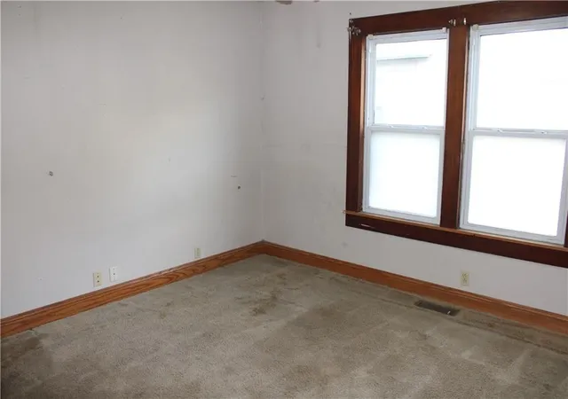 Photo 3 of Single family home for sale at 2018 S Broadway St, Pittsburg, KS 66762 | MLS# 2649262 | Listing updated on 2026-10-29