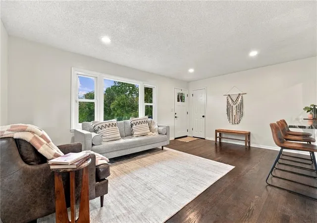 Photo 3 of Single family home for sale at 2913 S Westport Rd, Independence, MO 64052 | MLS# 2649271 | Listing updated on 2026-10-30