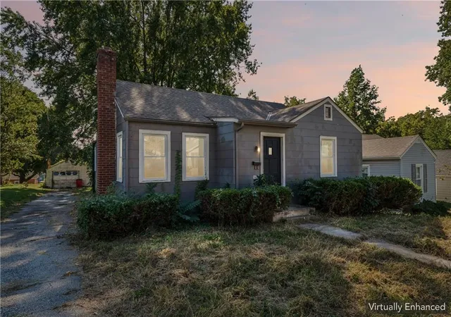 Photo 1 of Single family home for sale at 1609 Oneida St, Lexington, MO 64067 | MLS# 2649272 | Listing updated on 2026-10-28