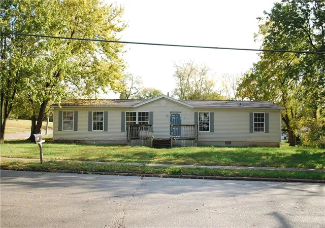 Single family home for sale at 1801 5th Avenue, Leavenworth, KS 66048 | MLS# 2649281