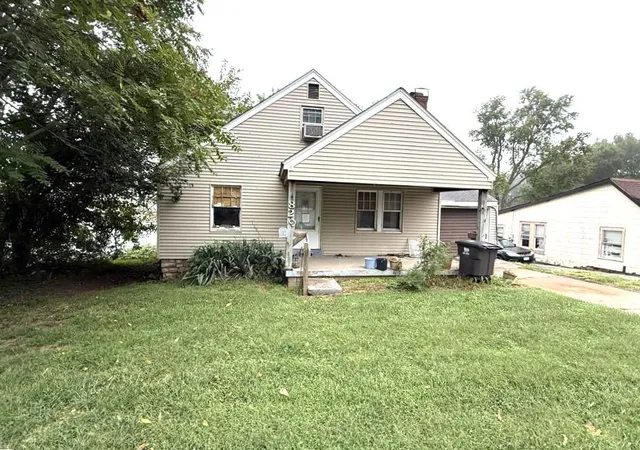 Single family home for sale at 829 N Dodgion Ave, Independence, MO 64050 | MLS# 2649293