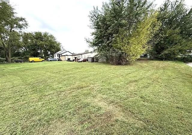 Photo 3 of Single family home for sale at 829 N Dodgion Ave, Independence, MO 64050 | MLS# 2649293 | Listing updated on 2026-10-28