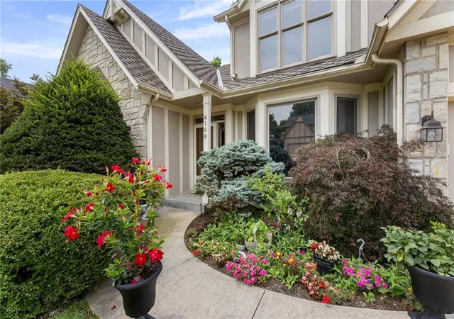 Photo 1 of Single family home for sale at Courtney Dr, Lees Summit, MO 64064 | MLS# 2649308 | Listing updated on 2026-10-29
