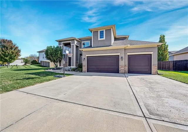 Single family home for sale at 8804 SE 1st Street, Lees Summit, MO 64064 | MLS# 2649310