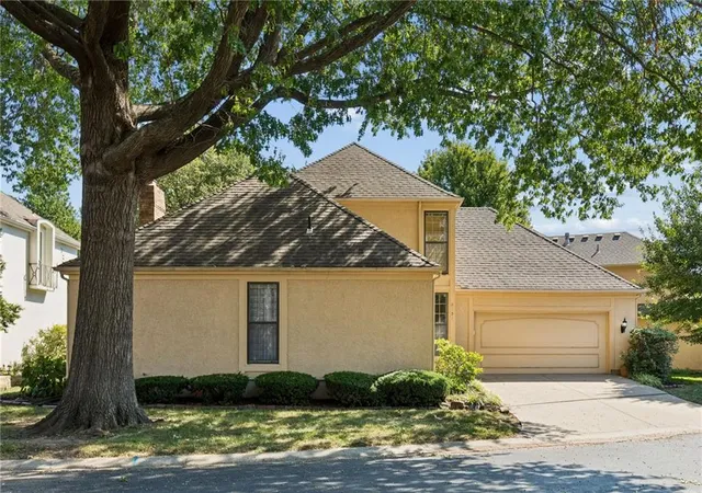 Photo 2 of House for sale at 9151 W 102nd Terrace, Overland Park, KS 66212 | MLS# 2649313 | Listing updated on 2026-10-29