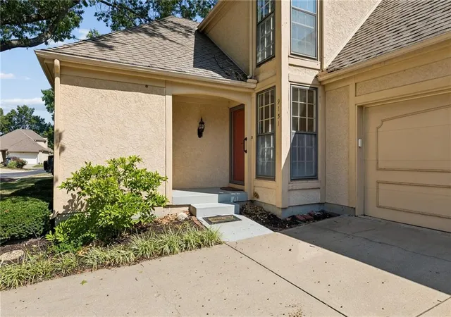 Photo 1 of Single family home for sale at 9151 W 102nd Terrace, Overland Park, KS 66212 | MLS# 2649313 | Listing updated on 2026-10-29