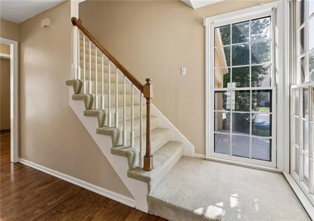 Photo 3 of House for sale at 9151 W 102nd Terrace, Overland Park, KS 66212 | MLS# 2649313 | Listing updated on 2026-10-29