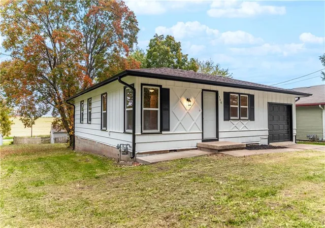 Photo 1 of Single family home for sale at 1506 S Sharp Ave, Marshall, MO 65340 | MLS# 2649321 | Listing updated on 2026-10-29
