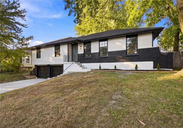Photo 3 of Single family home for sale at 8006 E 163 Terrace, Belton, MO 64012 | MLS# 2649322 | Listing updated on 2026-10-29