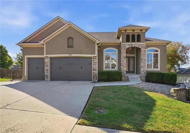 Photo 1 of Single family home for sale at 1221 Deaton Cir, Raymore, MO 64083 | MLS# 2649336 | Listing updated on 2026-10-29