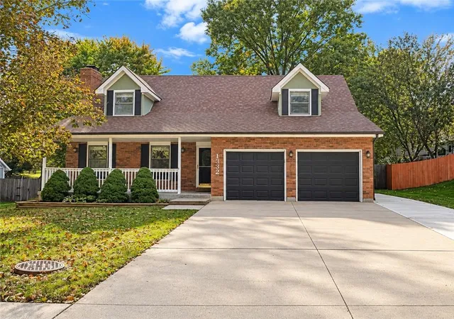 Single family home for sale at 1332 Campbell Ave, Liberty, MO 64068 | MLS# 2649339