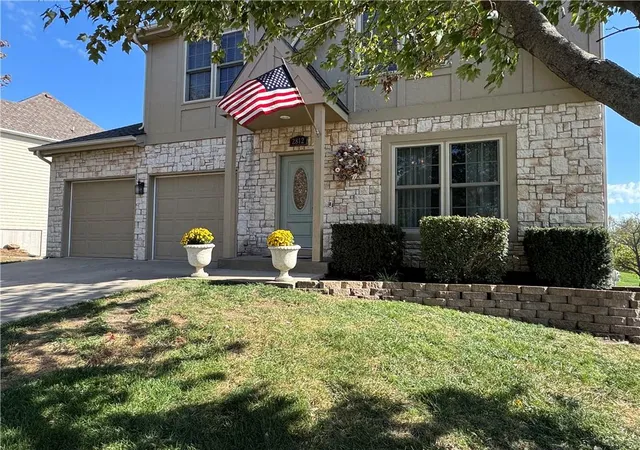 Photo 2 of Single family home for sale at 2812 Maple Farm Rd, Platte City, MO 64079 | MLS# 2649348 | Listing updated on 2026-10-29