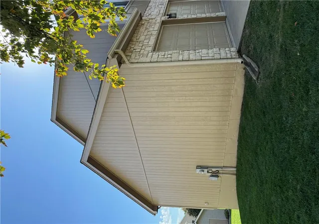 Photo 4 of Single family home for sale at 2812 Maple Farm Rd, Platte City, MO 64079 | MLS# 2649348 | Listing updated on 2026-10-29