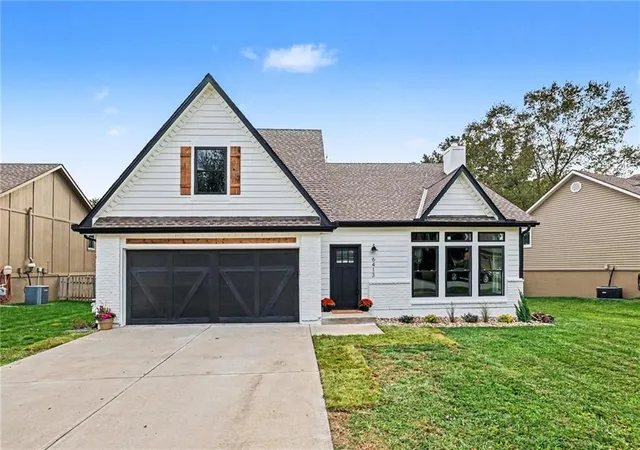 Single family home for sale at 6413 Anderson St, Shawnee, KS 66226 | MLS# 2649353