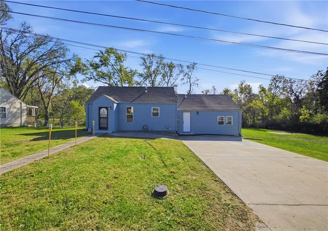 Single family home for sale at 5033 Kimball Ave, Kansas City, KS 66104 | MLS# 2649354