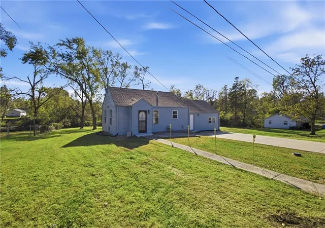 Photo 4 of Single family home for sale at 5033 Kimball Ave, Kansas City, KS 66104 | MLS# 2649354 | Listing updated on 2026-10-30
