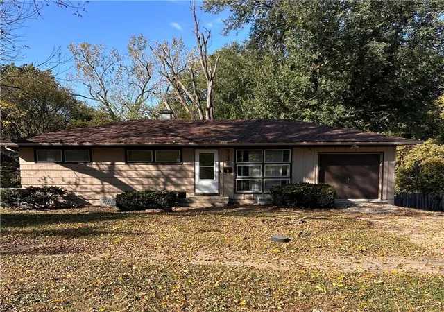 Photo 1 of Single family home for sale at 5332 Hunter St, Raytown, MO 64133 | MLS# 2649357 | Listing updated on 2026-10-30