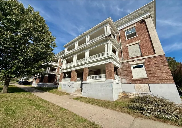 Photo 2 of House for sale at 1013 Benton Blvd, Kansas City, MO 64127 | MLS# 2649376 | Listing updated on 2026-10-29