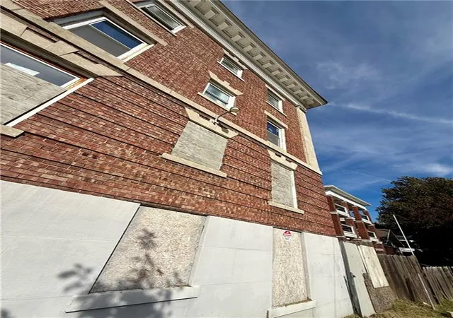 Photo 3 of House for sale at 1013 Benton Blvd, Kansas City, MO 64127 | MLS# 2649376 | Listing updated on 2026-10-29