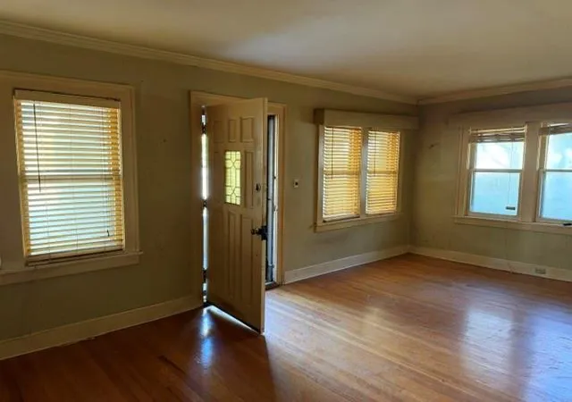 Photo 4 of Single family home for sale at 801 E 54th Street, Kansas City, MO 64110 | MLS# 2649377 | Listing updated on 2026-10-29