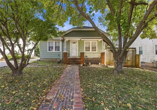 Photo 1 of Single family home for sale at 543 S Hardy Ave, Independence, MO 64053 | MLS# 2649378 | Listing updated on 2026-10-29