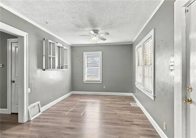 Photo 2 of Single family home for sale at 543 S Hardy Ave, Independence, MO 64053 | MLS# 2649378 | Listing updated on 2026-10-29