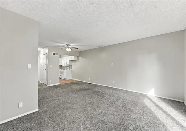 Photo 2 of Townhouse for sale at 6938 NW Chapel Woods Ln, Kansas City, MO 64152 | MLS# 2649379 | Listing updated on 2026-10-29