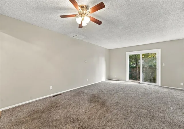 Photo 3 of Townhouse for sale at 6938 NW Chapel Woods Ln, Kansas City, MO 64152 | MLS# 2649379 | Listing updated on 2026-10-29