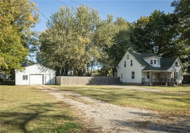 Photo 1 of Single family home for sale at 402 E Summerfield Ave, Leeton, MO 64761 | MLS# 2649383 | Listing updated on 2026-10-29