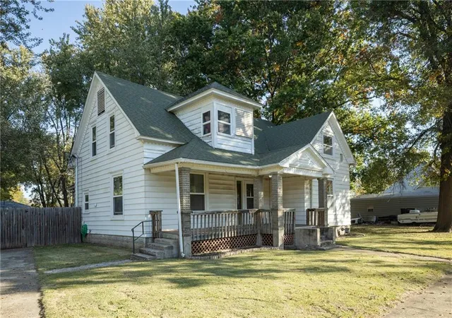 Photo 2 of Single family home for sale at 402 E Summerfield Ave, Leeton, MO 64761 | MLS# 2649383 | Listing updated on 2026-10-29