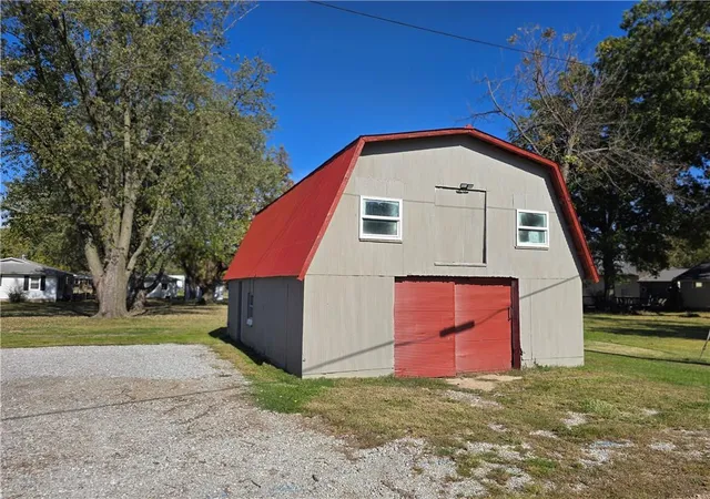 Photo 1 of Single family home for sale at 300 N Main St, Green Ridge, MO 65332 | MLS# 2649386 | Listing updated on 2026-10-29