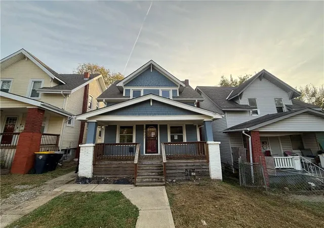 Photo 1 of Single family home for sale at 4027 Euclid Ave, Kansas City, MO 64130 | MLS# 2649392 | Listing updated on 2026-10-31