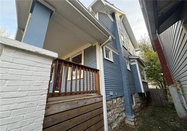 Photo 4 of Single family home for sale at 4027 Euclid Ave, Kansas City, MO 64130 | MLS# 2649392 | Listing updated on 2026-10-31