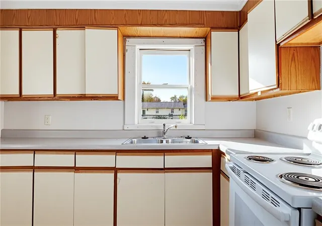 Photo 3 of Single family home for sale at 2405 Chicago St, Trenton, MO 64683 | MLS# 2649399 | Listing updated on 2026-10-29