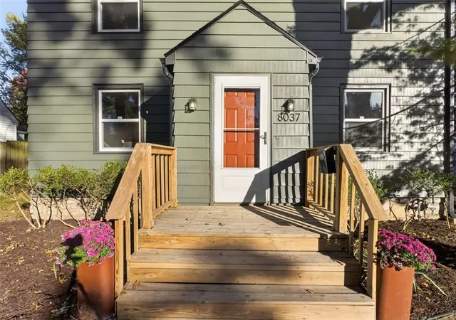 Photo 4 of Single family home for sale at 8037 Jefferson St, Kansas City, MO 64114 | MLS# 2649419 | Listing updated on 2026-10-29