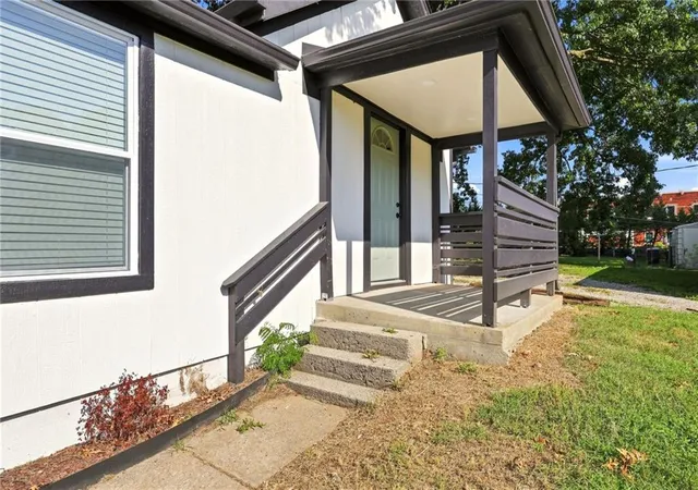 Photo 4 of Single family home for sale at 7126 Main St, Kansas City, MO 64114 | MLS# 2649429 | Listing updated on 2026-10-29