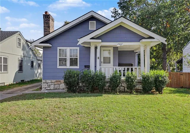 Photo 1 of Single family home for sale at 7537 Wyandotte St, Kansas City, MO 64114 | MLS# 2649433 | Listing updated on 2026-10-30