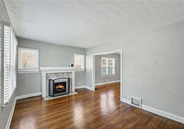 Photo 4 of Single family home for sale at 7537 Wyandotte St, Kansas City, MO 64114 | MLS# 2649433 | Listing updated on 2026-10-30