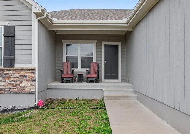 Photo 4 of Single family home for sale at 12419 Live Oak Cir, Peculiar, MO 64078 | MLS# 2649455 | Listing updated on 2026-10-29