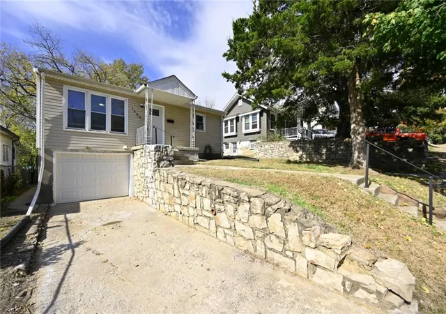 Photo 1 of Single family home for sale at 1926 Ewing Ave, Kansas City, MO 64126 | MLS# 2649459 | Listing updated on 2026-10-29