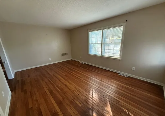 Photo 1 of Single family home for sale at 8207 Antioch Rd, Overland Park, KS 66204 | MLS# 2649477 | Listing updated on 2026-10-30