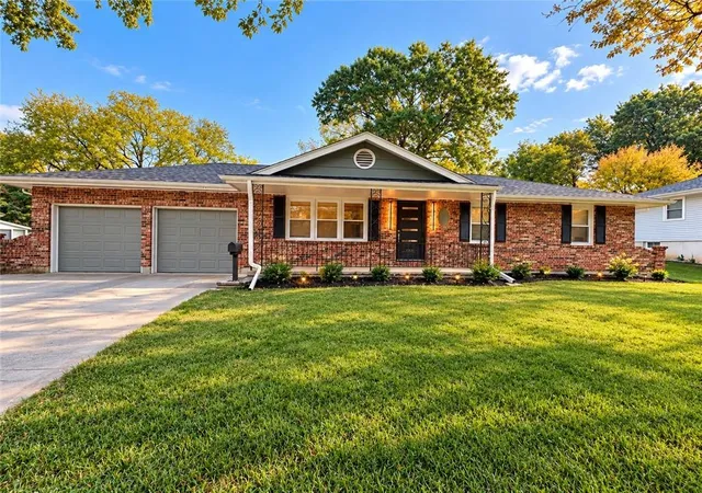 Single family home for sale at 6513 Larsen Ln, Shawnee, KS 66203 | MLS# 2649479
