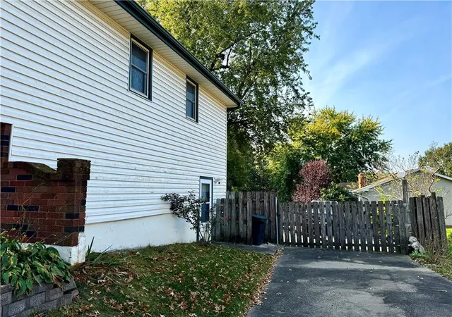 Photo 2 of Single family home for sale at 3806 Taggart Ct, Saint Joseph, MO 64506 | MLS# 2649483 | Listing updated on 2026-10-29