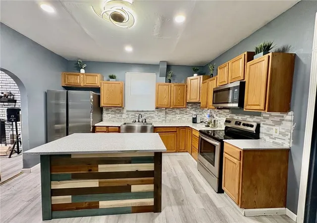 Photo 1 of Single family home for sale at 3025 Locust St, Saint Joseph, MO 64501 | MLS# 2649485 | Listing updated on 2026-10-30