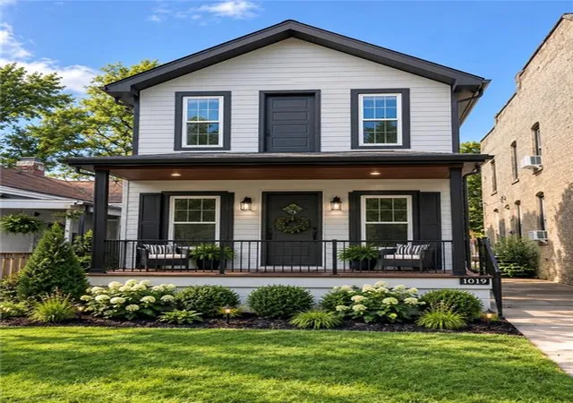 Single family home for sale at 1019 Ridenbaugh St, Saint Joseph, MO 64501 | MLS# 2649548
