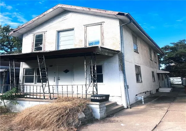 Photo 2 of Single family home for sale at 1019 Ridenbaugh St, Saint Joseph, MO 64501 | MLS# 2649548 | Listing updated on 2026-10-30
