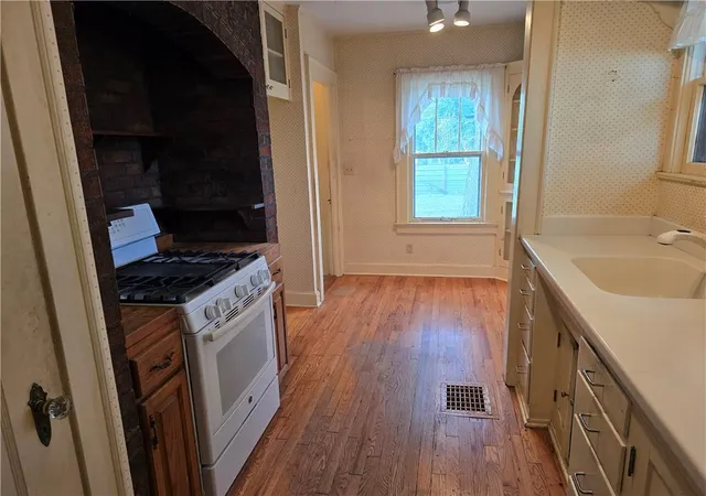 Photo 4 of Single family home for sale at 1916 Ralston Ave, Independence, MO 64052 | MLS# 2649550 | Listing updated on 2026-10-30