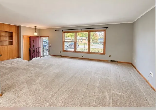 Photo 2 of Single family home for sale at 620 Katy Dr, Maryville, MO 64468 | MLS# 2649552 | Listing updated on 2026-10-30