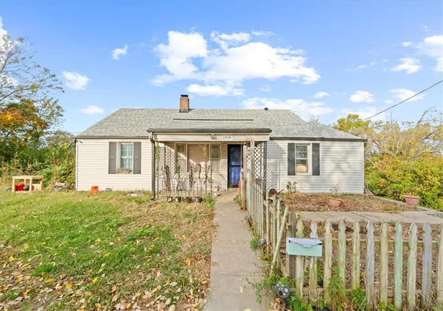 Photo 1 of Single family home for sale at 1914 S 41 Street, Kansas City, KS 66106 | MLS# 2649584 | Listing updated on 2026-10-30