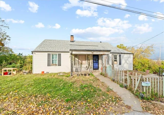 Photo 1 of Single family home for sale at 1914 S 41 Street, Kansas City, KS 66106 | MLS# 2649584 | Listing updated on 2026-10-30